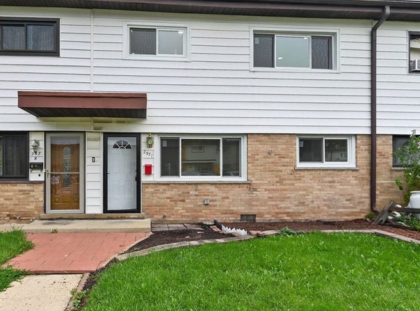 257 dover Drive, Des Plaines, IL 60018