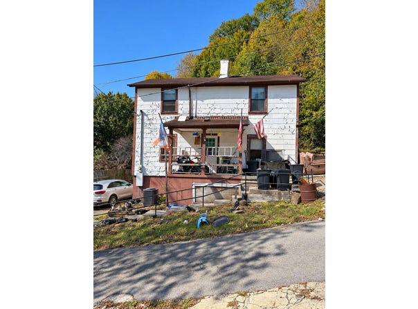97 Store Hill, Jenkins, KY 41537