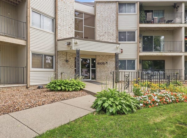 8935 Old Cedar Avenue S, Bloomington, MN 55425