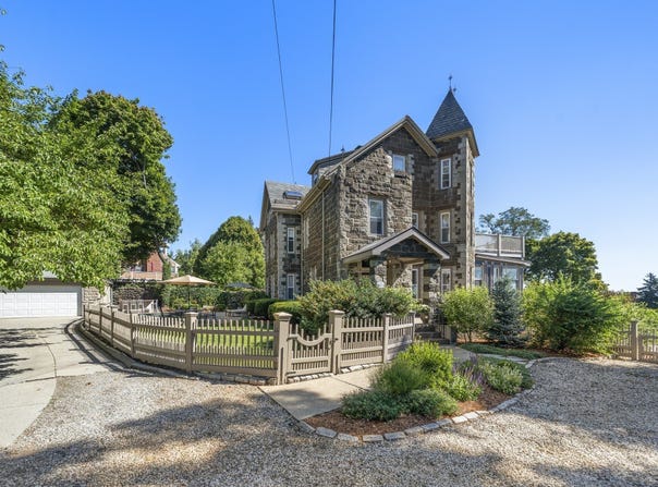 35 Grandview Ave, Medford, MA 02155