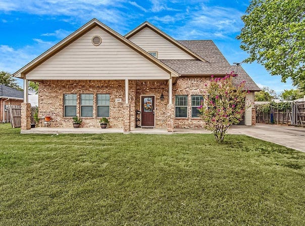 105 Water Lane, Crowley, TX 76036
