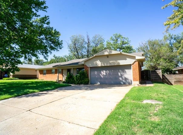 3636 Cheyenne Dr, Woodward, OK 73801