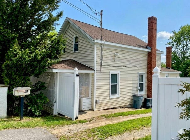 970 E Main Street, Riverhead, NY 11901