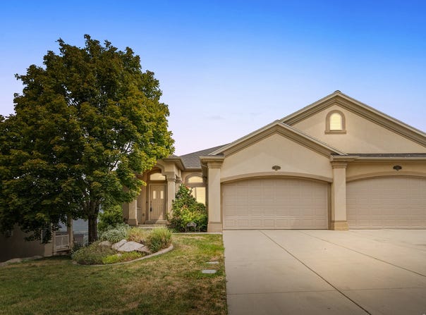 263 EDGEMONT Dr, North Salt Lake, UT 84054