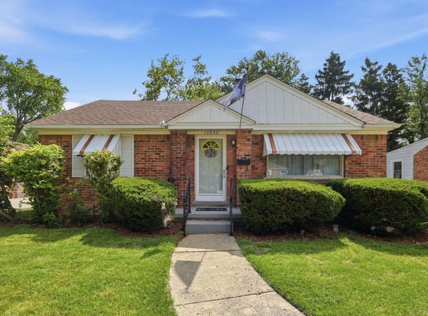 17358 Wakenden Street, Redford, MI 48240-2237