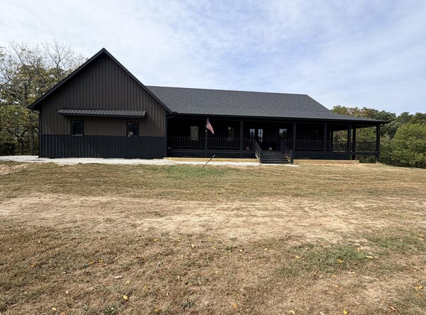 71 Castlegate Drive, Seymour, MO 65746
