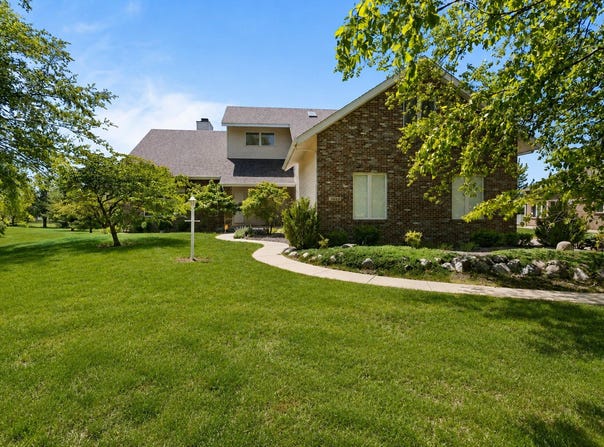 1808 Foxborough Court, Champaign, IL 61822