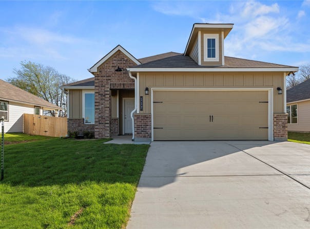 117 Adaline Bend, McGregor, TX 76657