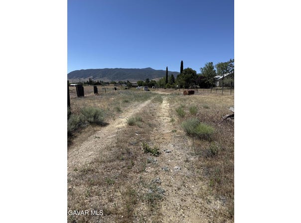Red Apple Avenue, Tehachapi, CA 93561