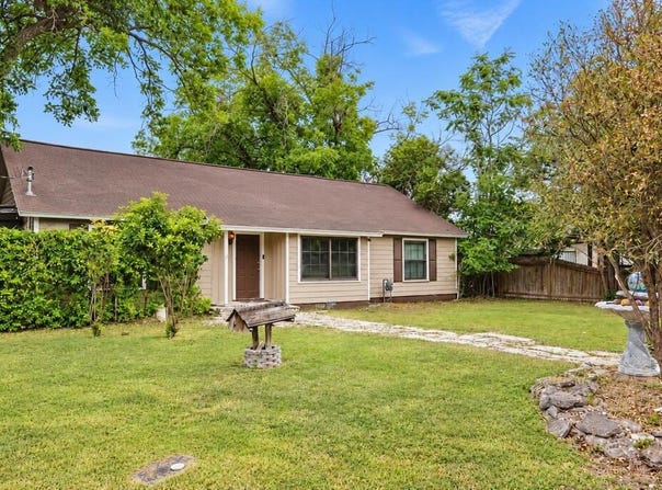 311 Spence St, Kerrville, TX 78028