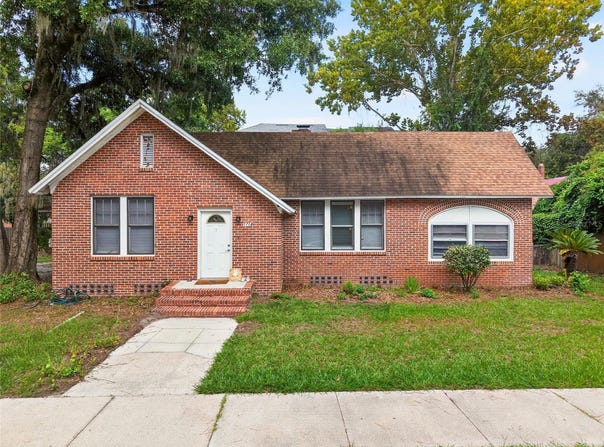 1714 NW 3RD Place, GAINESVILLE, FL 32603