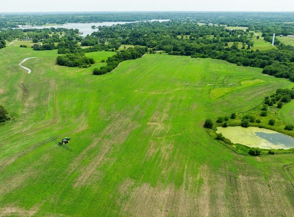 Midway Avenue, Gallatin, MO 64640