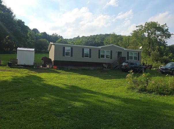 631 Whitehall Rd, Bluefield, VA 24605