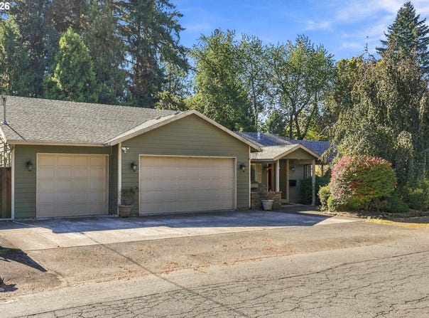 21620 SE ASH St, Gresham, OR 97030