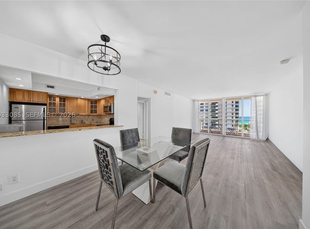 5600 Collins Ave, Miami Beach, FL 33140