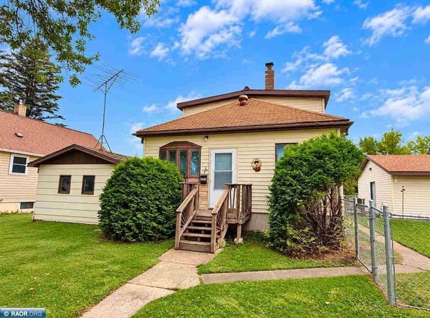 1311 10th St S, Virginia, MN 55792