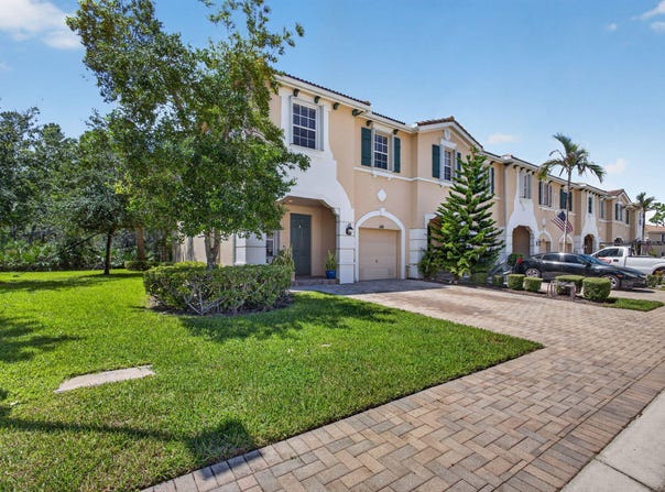 140 SW OTTER RUN Place, Stuart, FL 34997