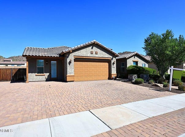 8772 W BROOKLITE Lane, Peoria, AZ 85383