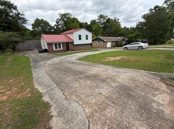 1221 DENTON ROAD, Dothan, AL 36303