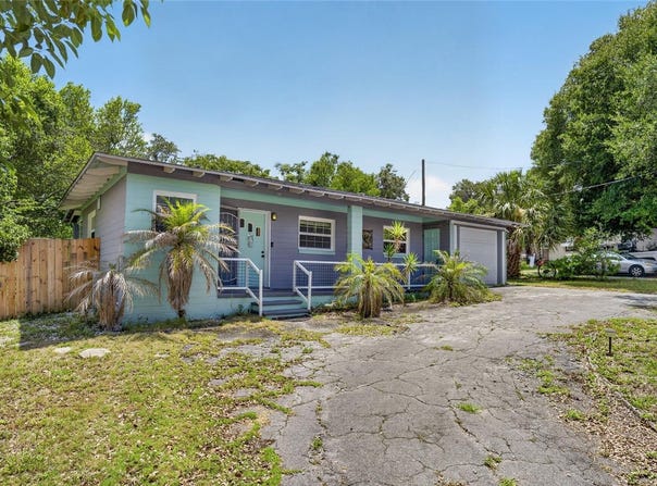 129 COLOMBA Road, DEBARY, FL 32713
