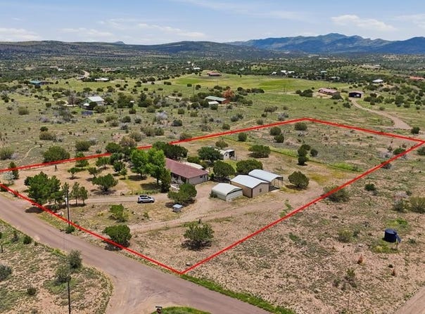 102 S Hackberry Dr, Alpine, TX 79830