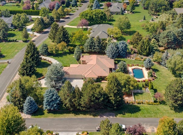 2554 W Sugar Crest Drive, Eagle, ID 83616