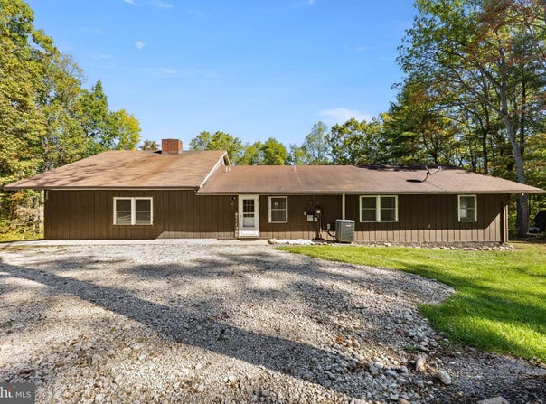51 SARAH Lane, BASYE, VA 22810