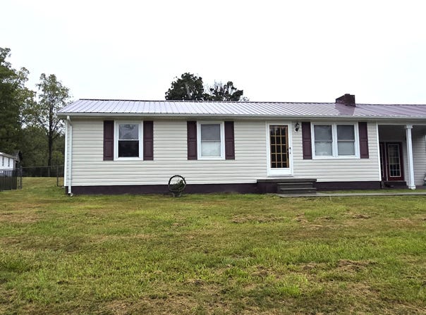 174 Orchard Rd, Ballard, WV 24918