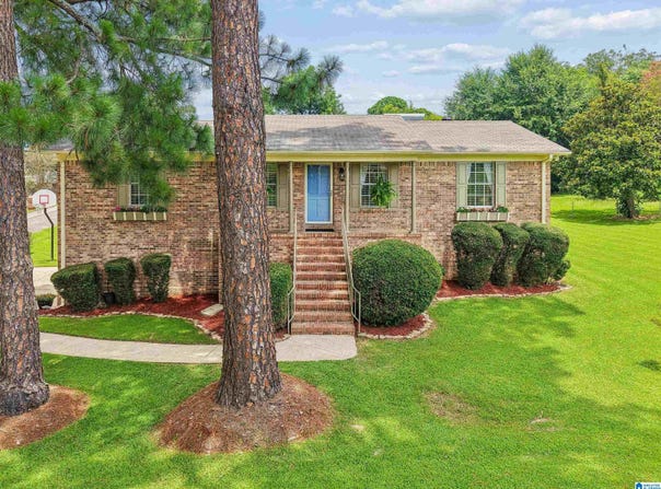 136 1ST WAY, PLEASANT GROVE, AL 35127
