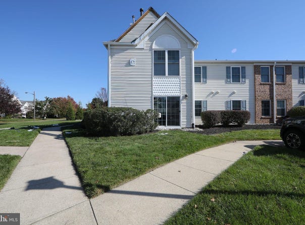 1703 STEEPLEBUSH Terrace, MT LAUREL, NJ 08054
