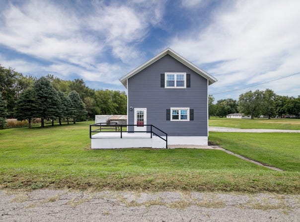250 W Frontage Street, Sheldon, IL 60966