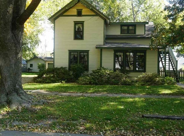 404 S Center St, LoneTree, IA 52755