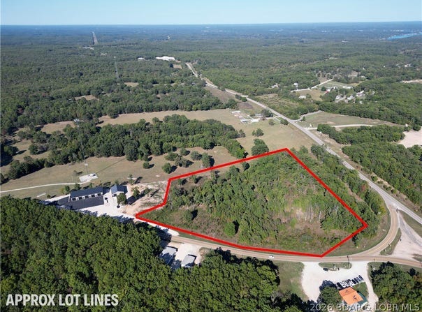 Hwy 135, Laurie, MO 65037