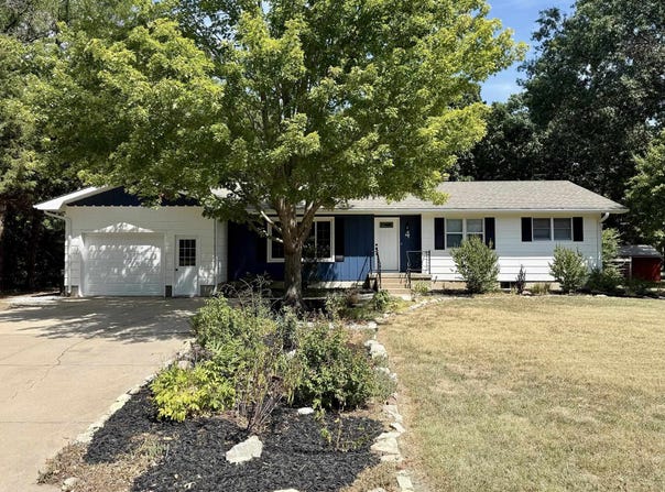 4 Regal Crescent, North Newton, KS 67117