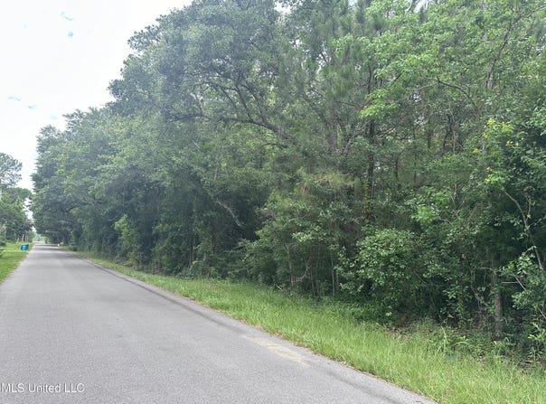 7904 Edgewater Boulevard, Ocean Springs, MS 39564