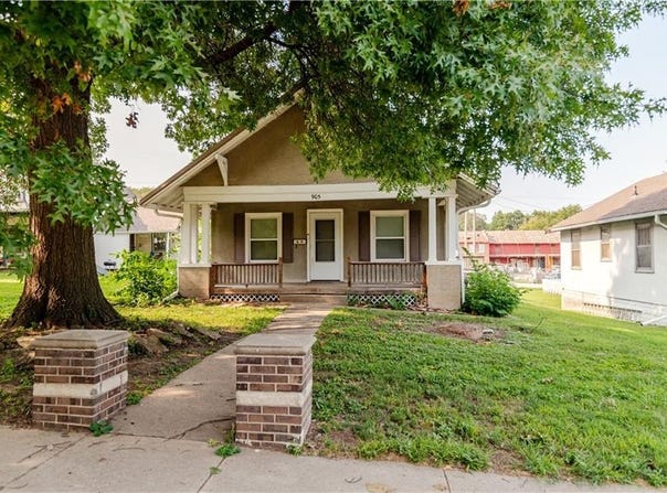 905 Parallel Street, Atchison, KS 66002