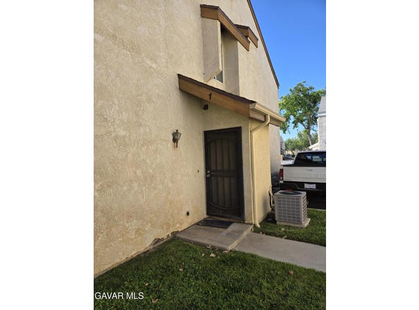 1840 E Avenue J2, Lancaster, CA 93535