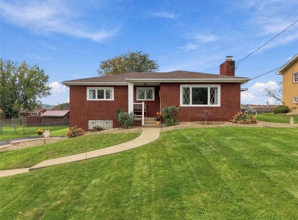 221 Locust Ave, Chartiers, PA 15342