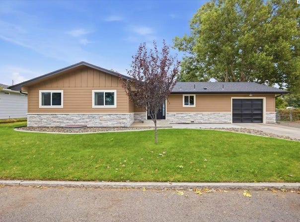 313 N Road 35, Pasco, WA 99301