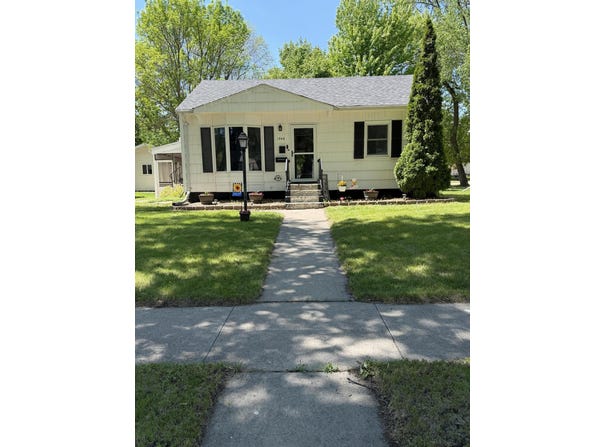 1748 S 2nd Street, Aberdeen, SD 57401