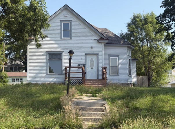 350 E Cedar Street, Cherokee, IA 51012