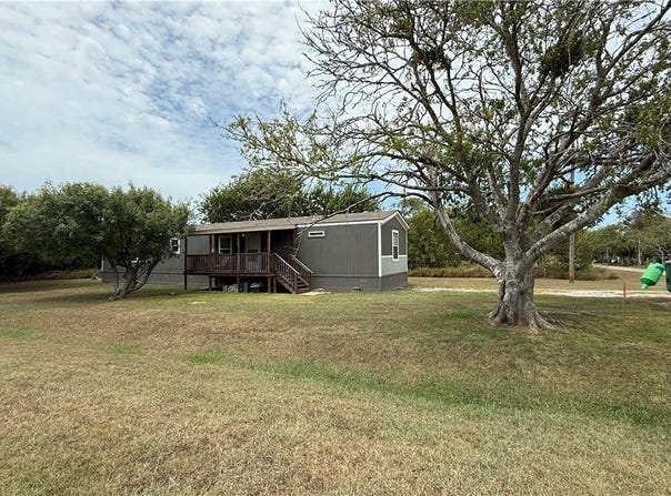 112 E Toledo Street, Seadrift, TX 77983