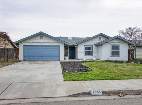 2035 W Oriole Avenue, Visalia, CA 93291
