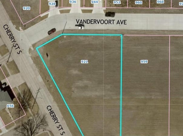 921 Vandervoort Ave, Grand Island, NE 68801