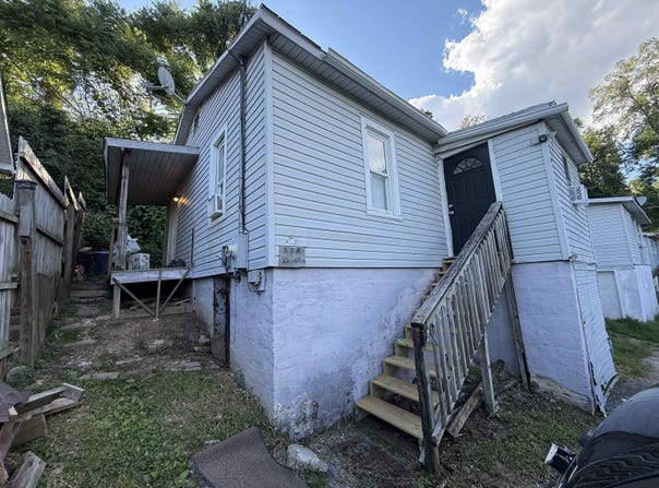 4 Brawley Road, Charleston, WV 25314