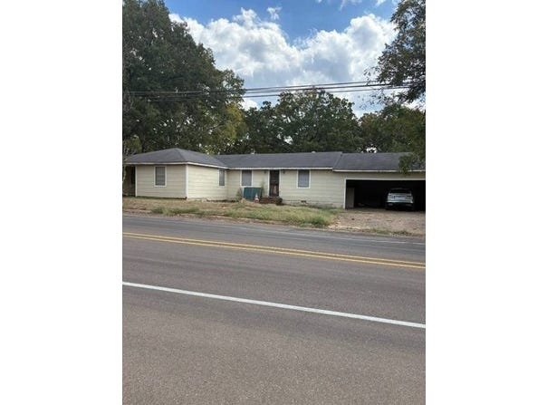 2546 Carrollton Rd., Grenada, MS 38901