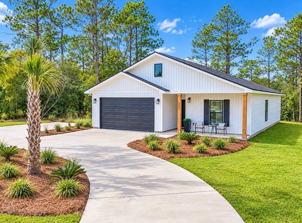 2205 Sunny Hills Boulevard, Chipley, FL 32428