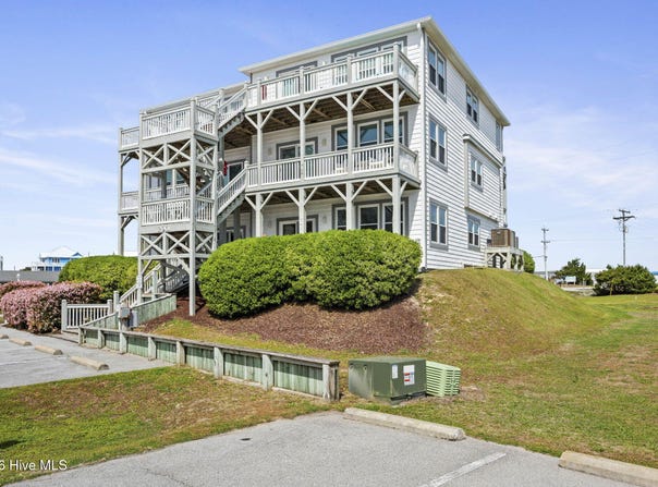 2901 Pointe W Drive, Emerald Isle, NC 28594