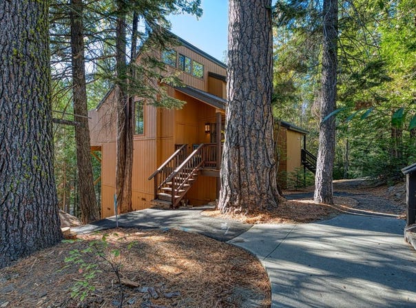 40744 Oakwoods Lane, Shaver Lake, CA 93664