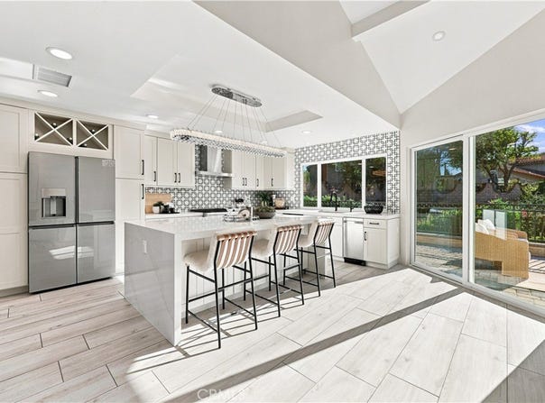 991 S Park Rim Circle, Anaheim Hills, CA 92807